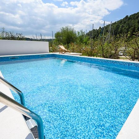 Mila And Jurija Formenti 2 Apartments In Heart Of Nautic Marina, With Heated Swimming Pool, Bikes, Sup, Kajak Skradin Exterior foto