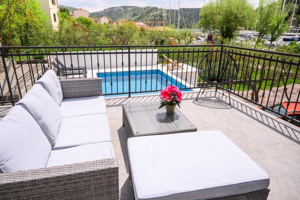 Mila And Jurija Formenti 2 Apartments In Heart Of Nautic Marina, With Heated Swimming Pool, Bikes, Sup, Kajak Skradin Exterior foto