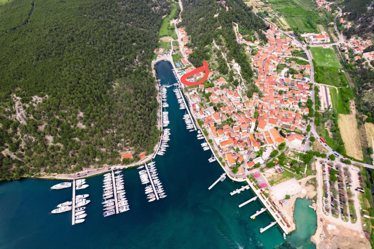 Mila And Jurija Formenti 2 Apartments In Heart Of Nautic Marina, With Heated Swimming Pool, Bikes, Sup, Kajak Skradin Exterior foto