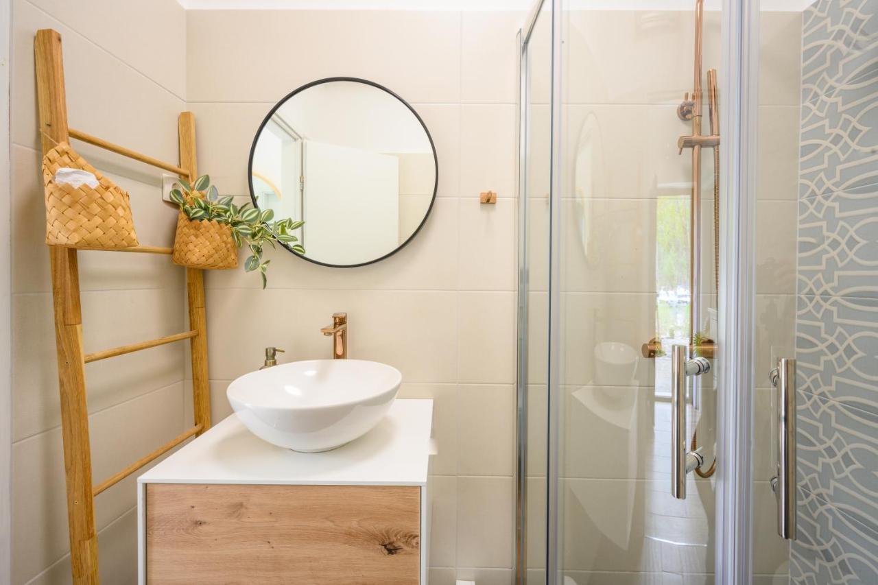 Mila And Jurija Formenti 2 Apartments In Heart Of Nautic Marina, With Heated Swimming Pool, Bikes, Sup, Kajak Skradin Exterior foto