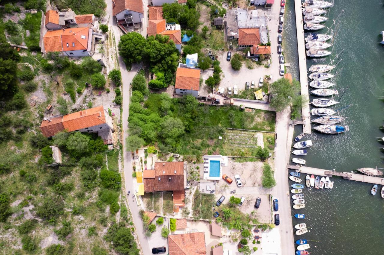 Mila And Jurija Formenti 2 Apartments In Heart Of Nautic Marina, With Heated Swimming Pool, Bikes, Sup, Kajak Skradin Exterior foto